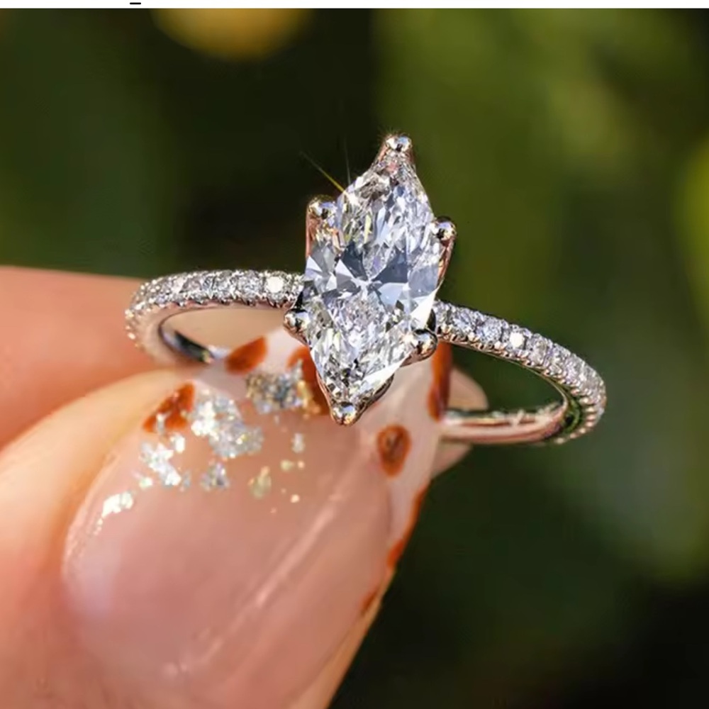 18k 2ct Marquis Ring - Picture 4 of 9